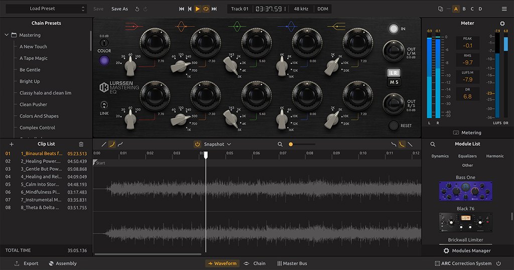 Pianoverseの画面。グランドピアノの内部が表示され、下にTune、Transpose、Space、Tone、Compなどのつまみが並ぶ
