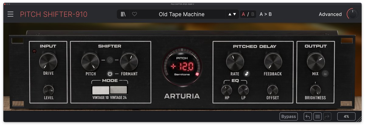Pitch SHIFTER-910の画面。Input、Shifter、中央のピッチ表示、Pitched Delay、Outputが並ぶ