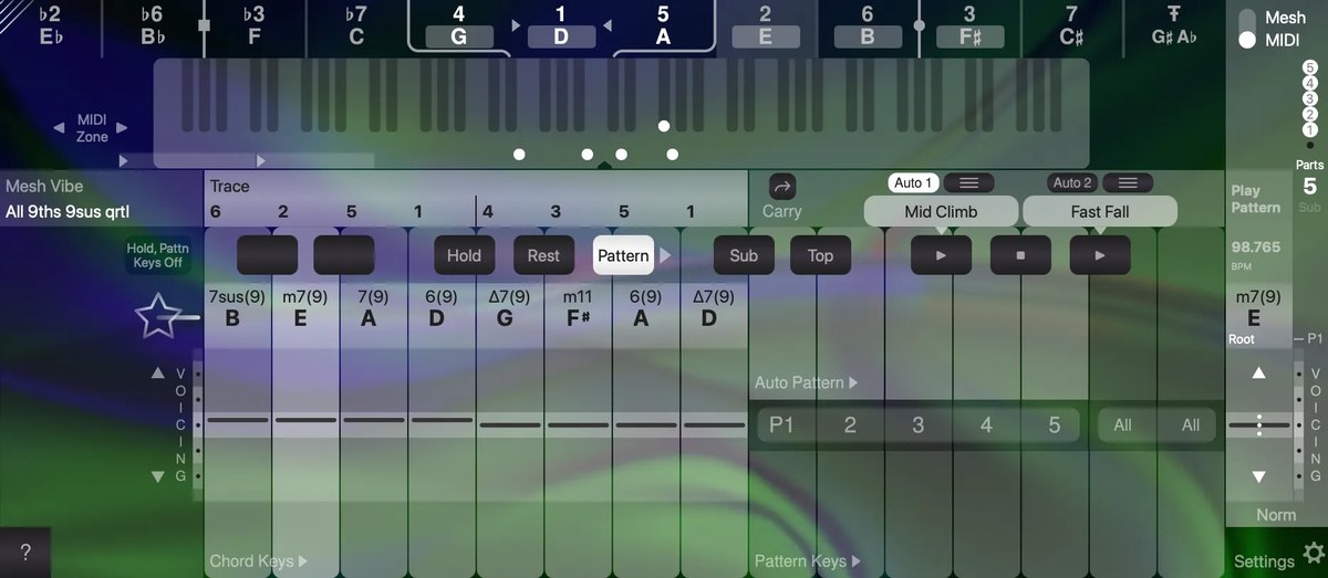 ChordAXEのMIDI画面。上に鍵盤、中ほどにコードの並び、下にPattern Keysが表示されている