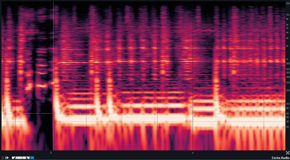 VISION 4Xのスペクトログラム。赤からオレンジの色で、周波数ごとの音の強さが時間の流れに沿って表示されている