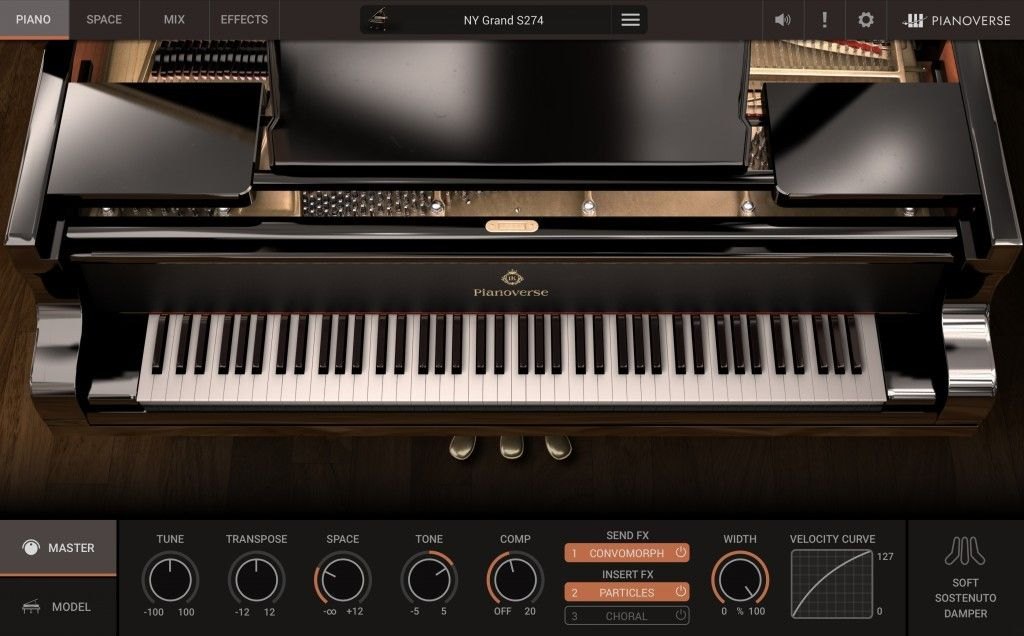 Pianoverseの画面。グランドピアノが表示され、下にTune、Transpose、Space、Tone、Compなどのつまみが並ぶ