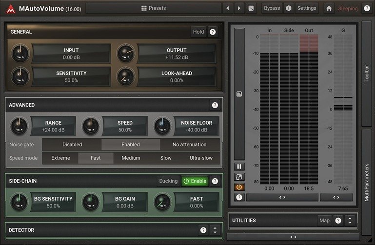 MAutoVolumeの画面(暗い配色)。Input、Output、Sensitivity、Look-ahead、Advanced、Side-chain、Detectorの欄と、右にメーターが並ぶ