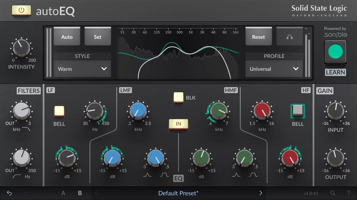 autoEQの画面。上にStyle「Warm」とProfile「Universal」、下にFILTERS、LF、LMF、HMF、HFの設定が並ぶ