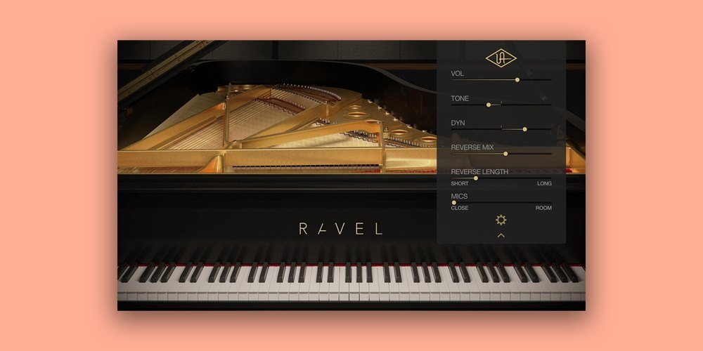 サーモンピンクの背景に、Ravelの画面が1つ置かれている。グランドピアノの内部が表示され、右にVol、Tone、Dyn、Reverse Mix、Reverse Length、Micsのスライダーがある
